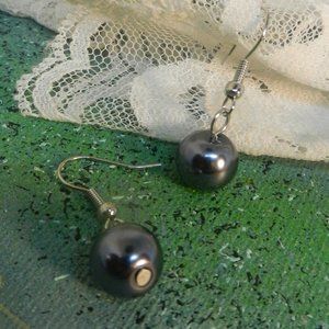 VTG glass pearl earrings pierced pewter blue grey metallic dangle evening glam